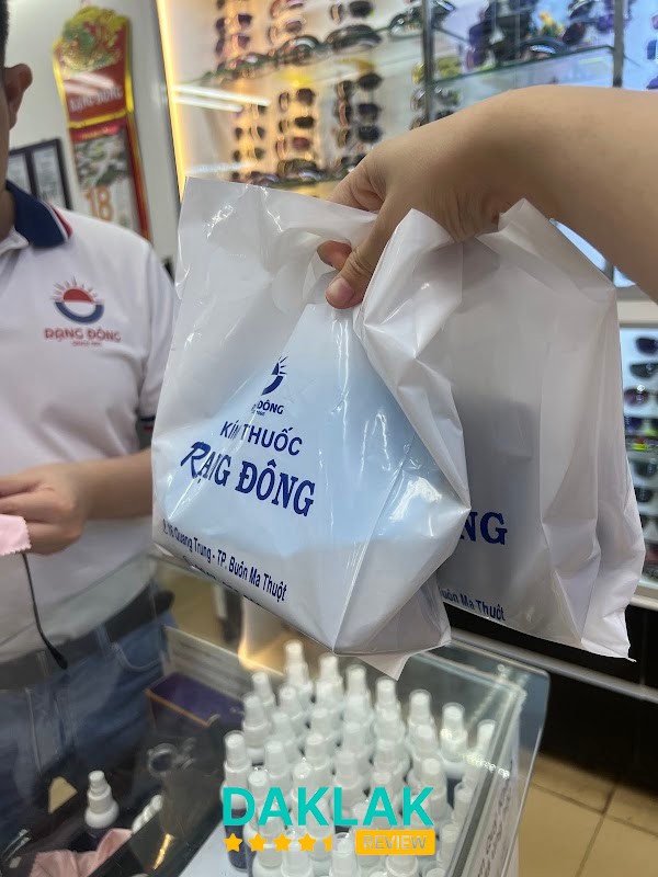 Cửa Hàng Kính Thuốc Rạng Đông