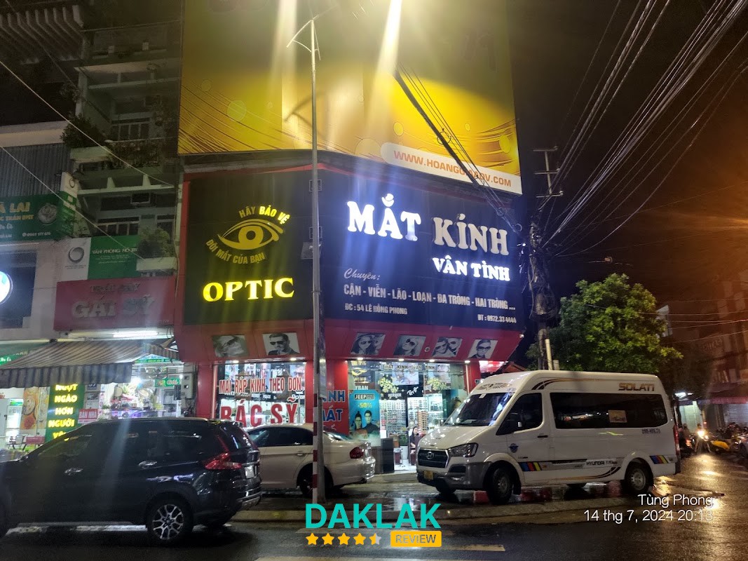 Mắt kính Vân Tình
