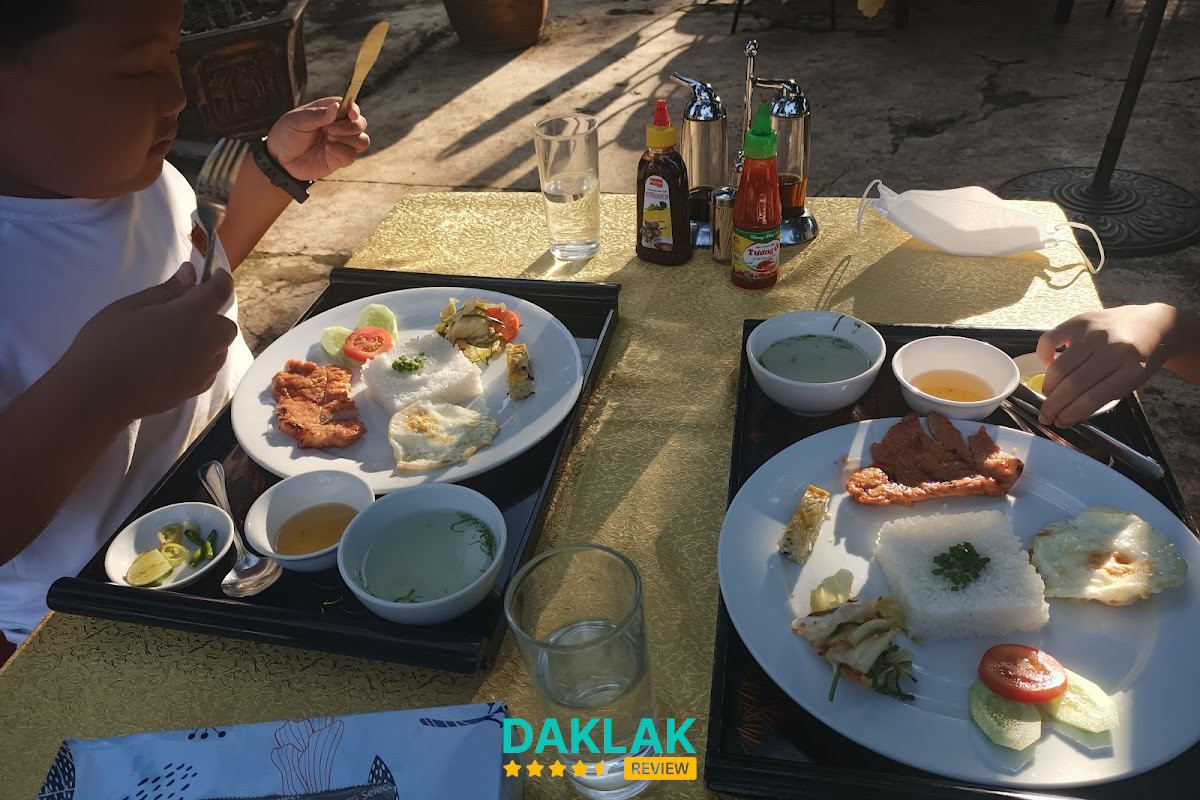 Khuôn viên tiệc cưới Nhà hàng Thắng Lợi