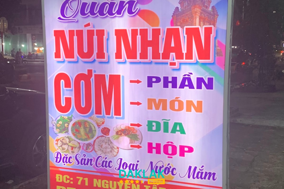 Không gian Cơm Núi Nhạn