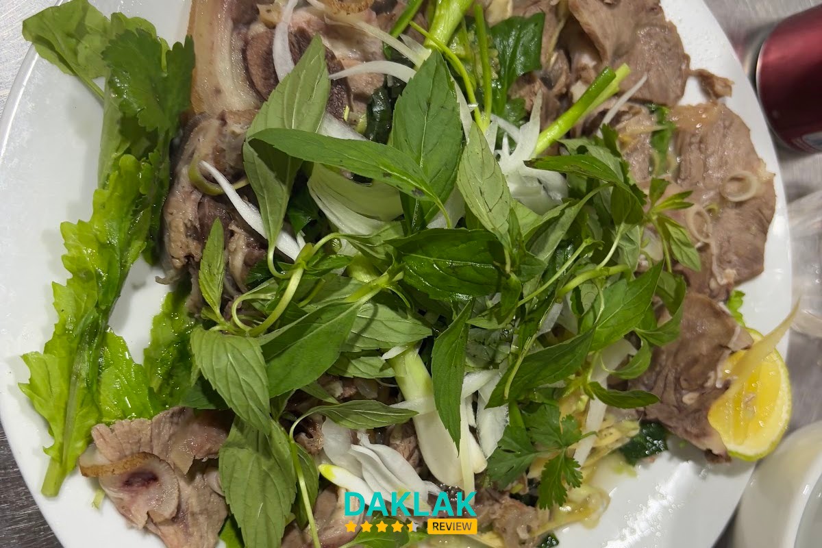 Món dê tại Lẩu dê Chóp Chài