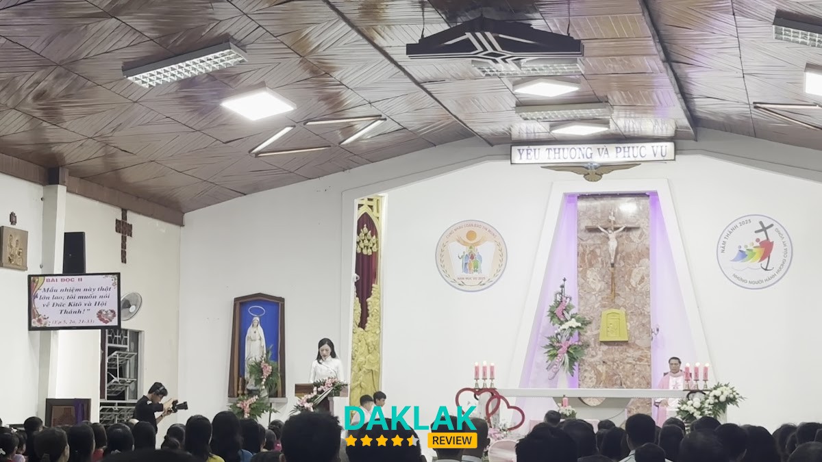 Không gian Giáo Xứ Thánh Linh