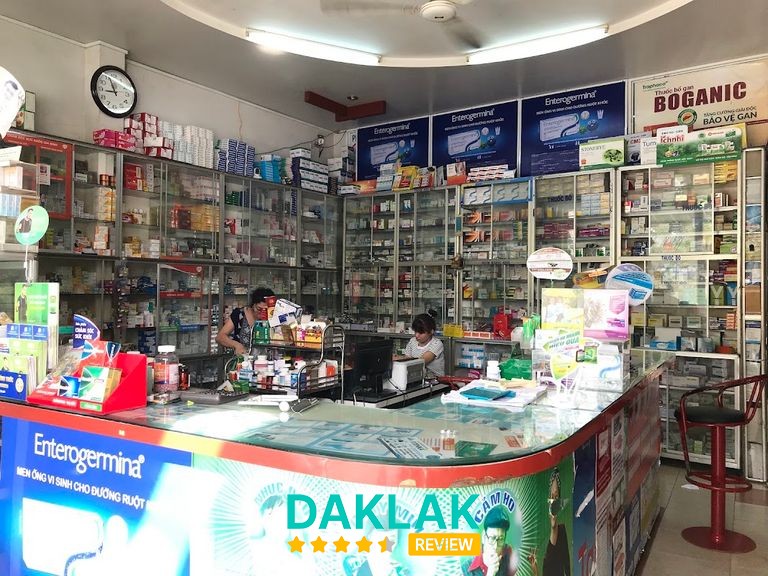 Không gian mua thuốc tại Nhà Thuốc Thạnh Phát
