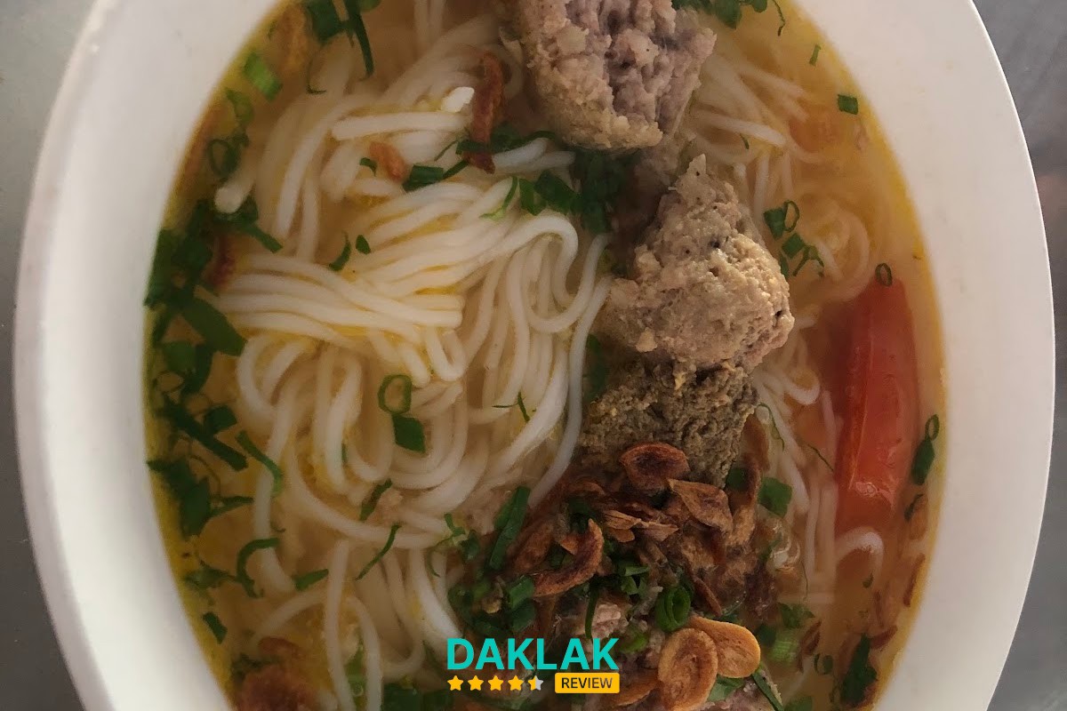 Không gian Bún Bò Huế Phương Tùng