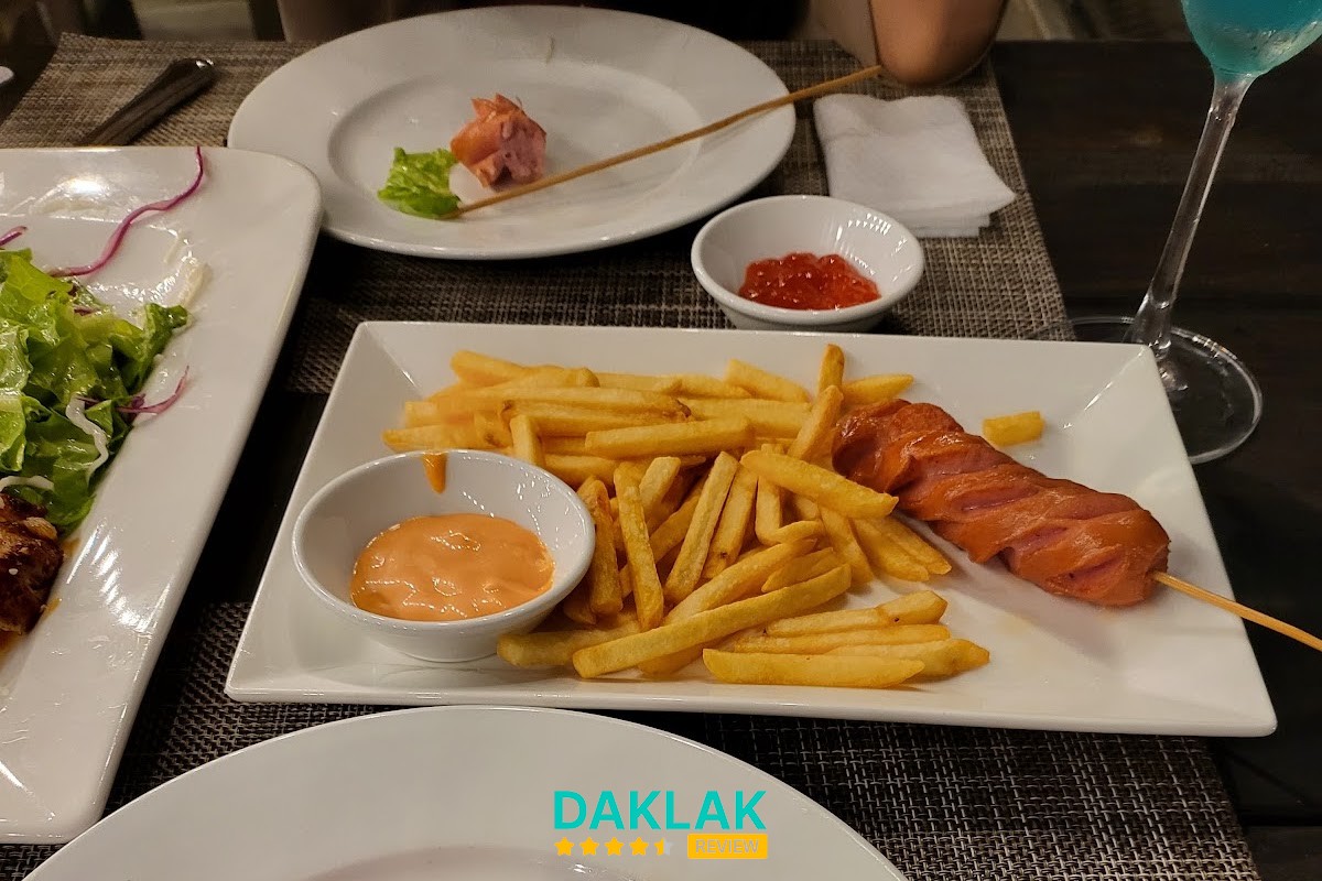 Đồ uống tại Moon Bar & Grill