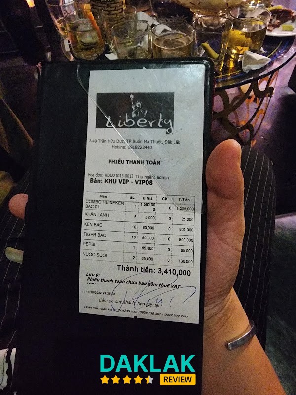 Bar Liberty về đêm