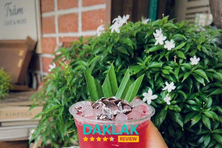 Góc ngồi tại TRẦM Cafe Tuy Hòa