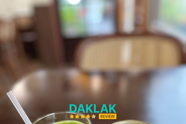 Góc đọc sách và thư giãn tại KuraKafe