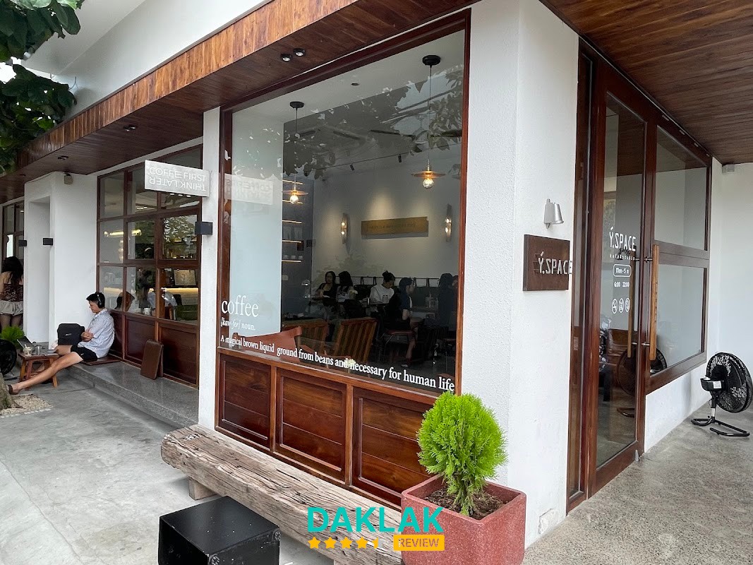 Ý Space Kafe & Studio Tuy Hòa