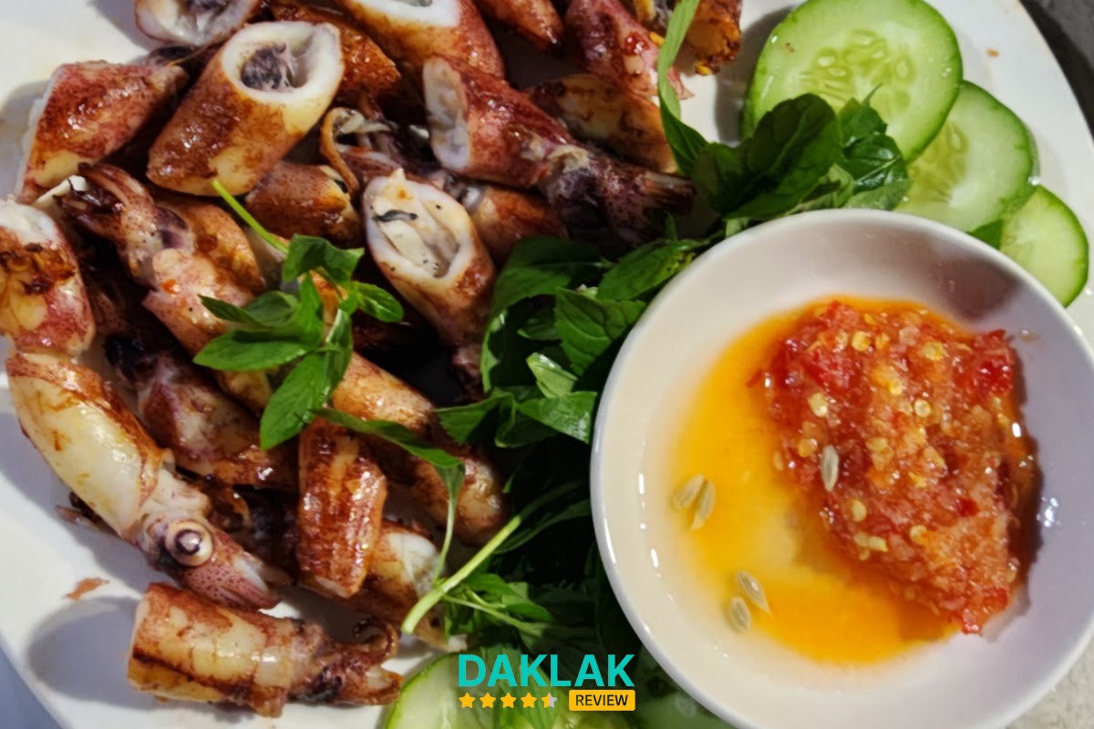 Không gian Quán Nhậu Bên Đường