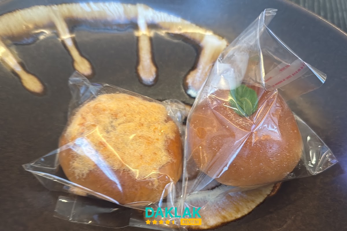 Bánh pastry tại Nt.Tin Patisserie