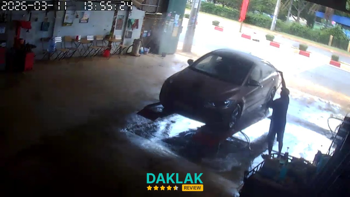 Khu rửa xe tại 86 Nguyễn Văn Linh