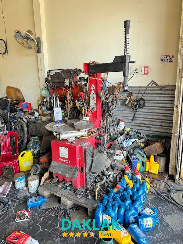 Tiệm sửa xe máy Honda Tùng Ea Kao