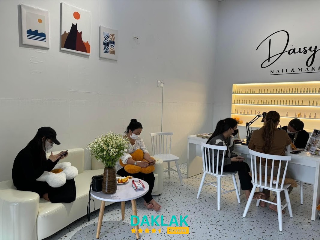 Daisy Nail & Makeup - Tiệm Trang Điểm Krông Pắc - hình 3