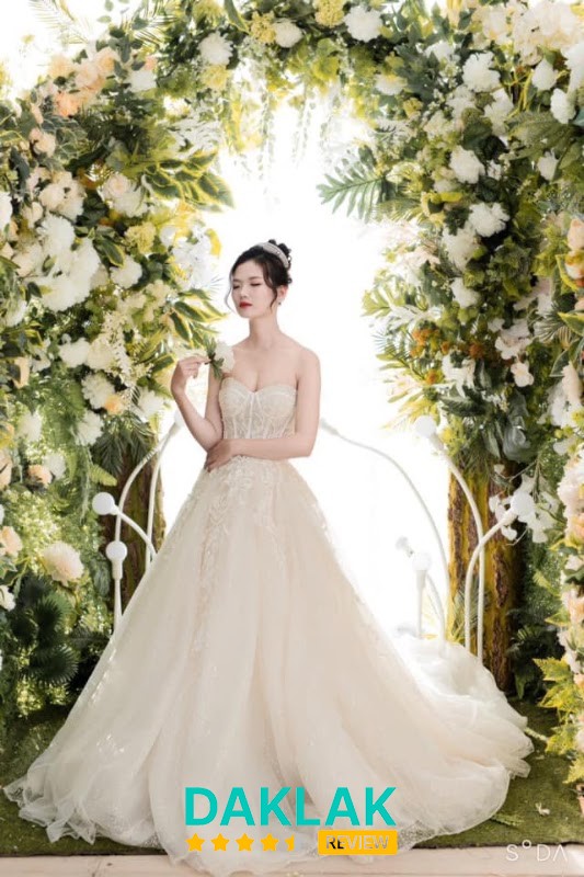 Phuong Hana MakeUp - Studio - Tiệm Trang Điểm Quảng Phú