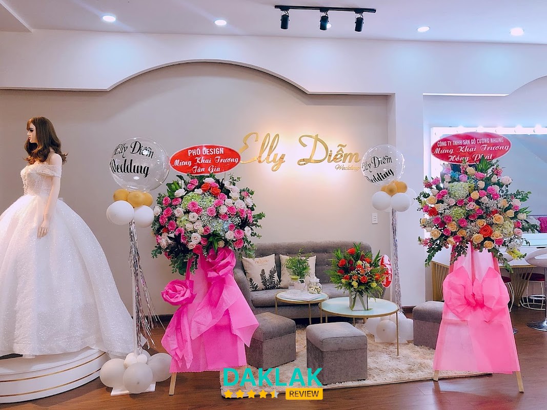 Elly Diễm Wedding - Tiệm Trang Điểm Quảng Phú - hình 2
