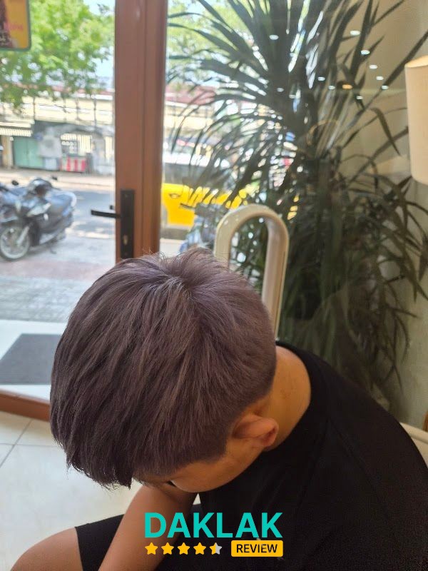 Hình ảnh thứ ba từ hồ sơ Salon Tóc Kevin Hiếu tại Tuy Hòa