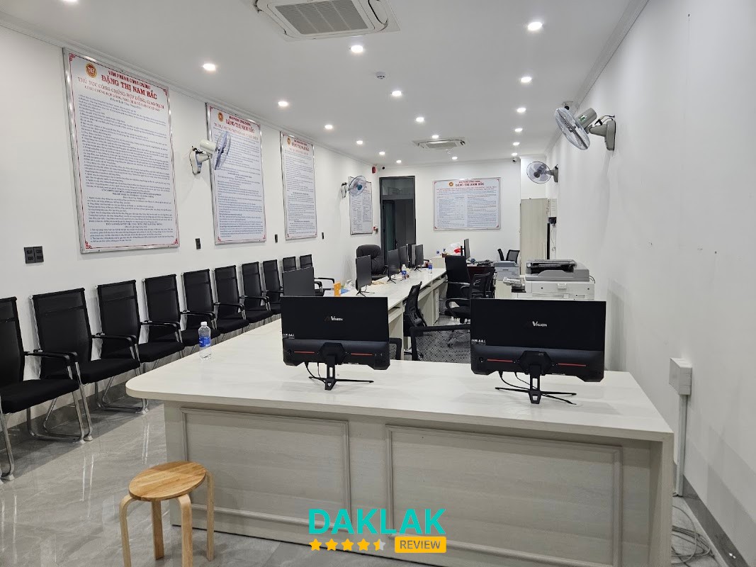 Khu vực chờ Văn phòng công chứng Đặng Thị Nam Bắc